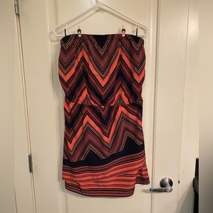 EXPRESS strapless L dress. Colors: navy blue/peach